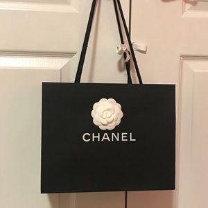 Meet your Posher, Adeana